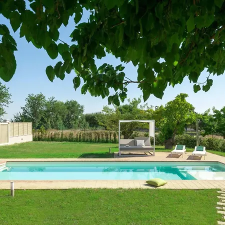 Traiani- Marken Urlaub- Privater Pool By Interhome